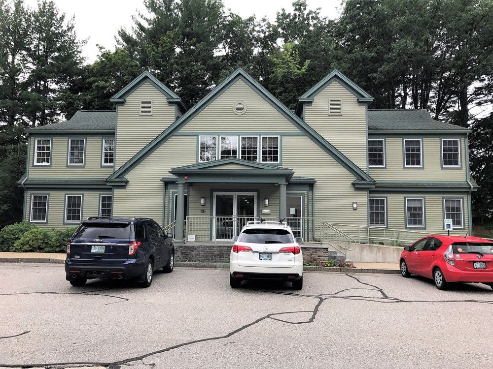 60 Exeter Rd, Newmarket, NH 03857